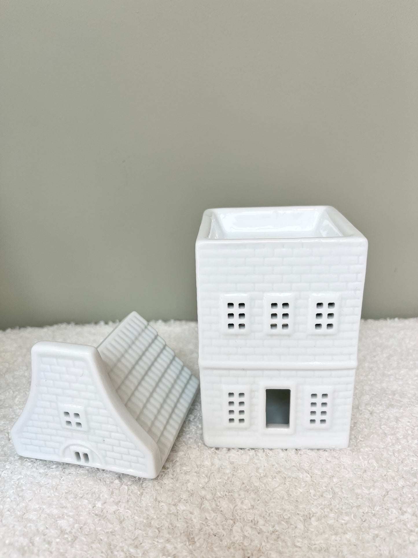 White Nordic House Oil and Wax Warmer/Burner