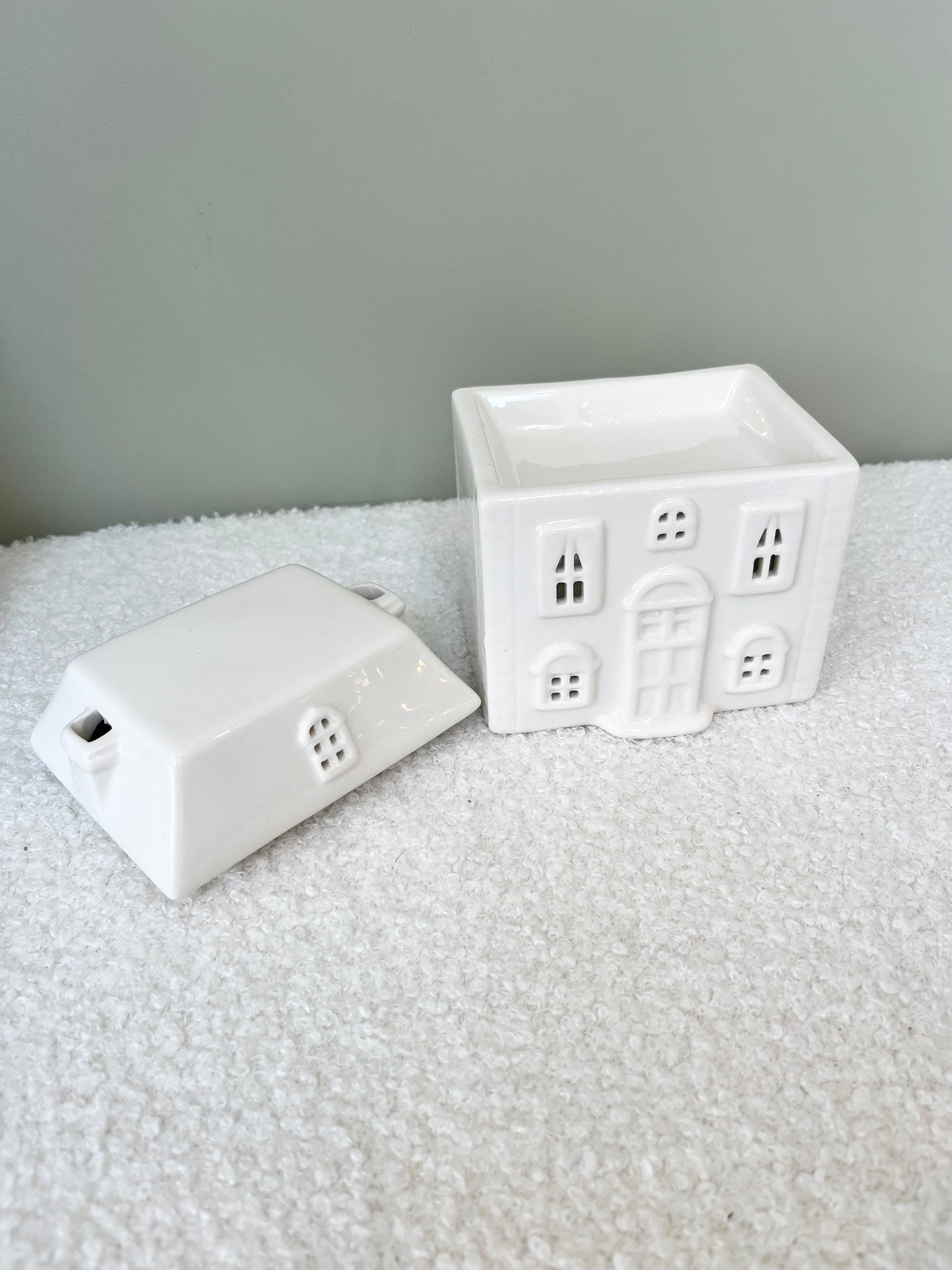 Ceramic House Oil and Wax Warmer/Burner